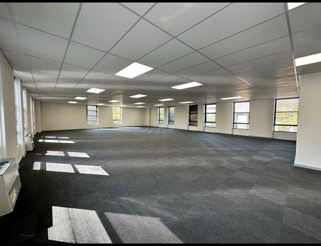 2,000M² OFFICE TO LET IN ROSEBANK